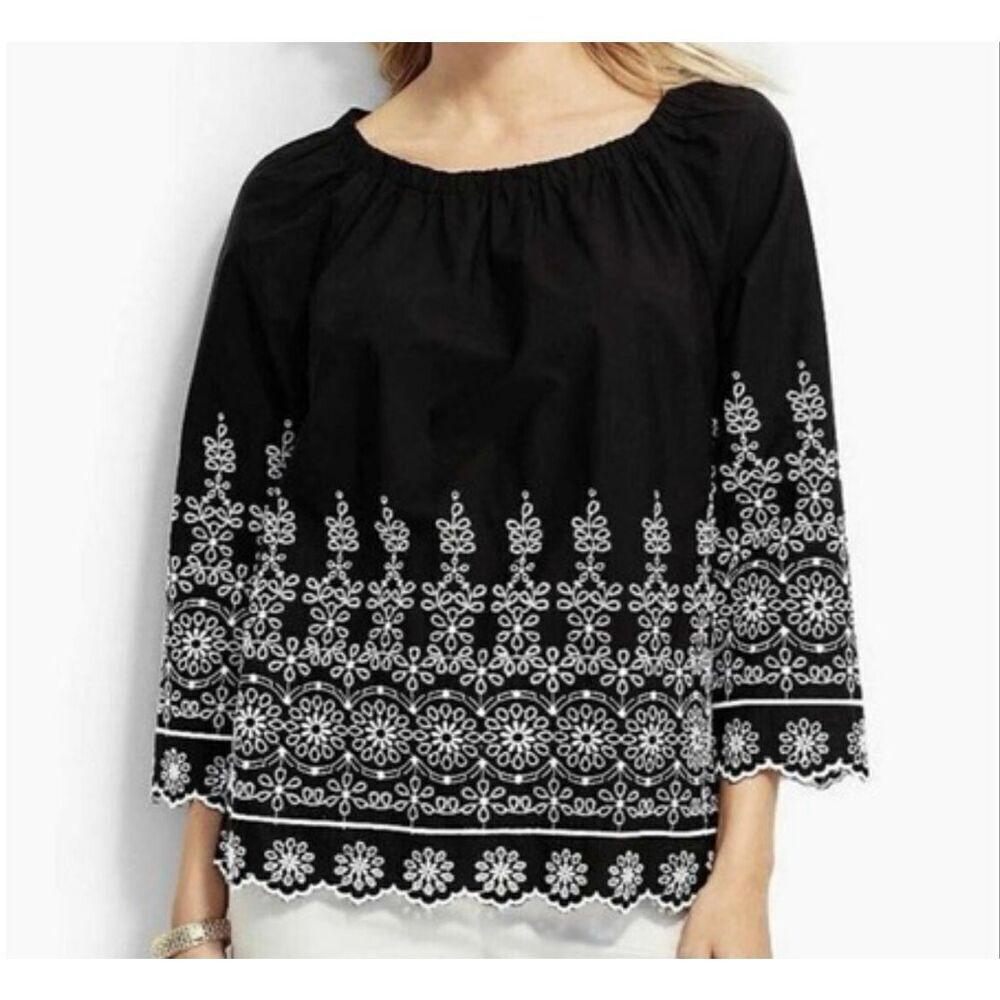 Gap black and white eyelet embroidered blouse size M